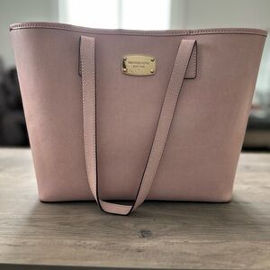 Michael Kors Pink Jet Set Bag